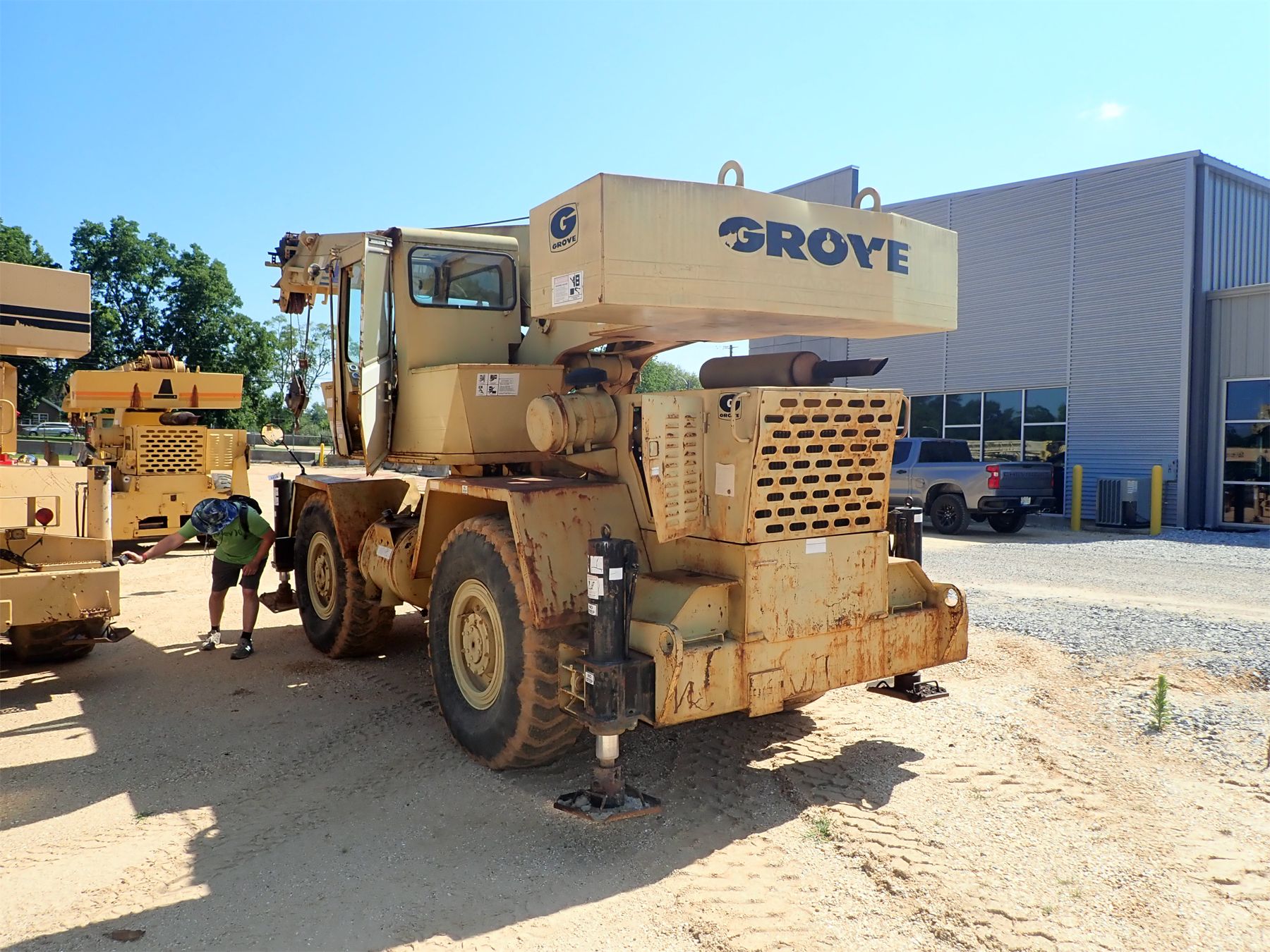 GROVE RT 518 Rough Terrain Crane - J.M. Wood Auction Company, Inc.