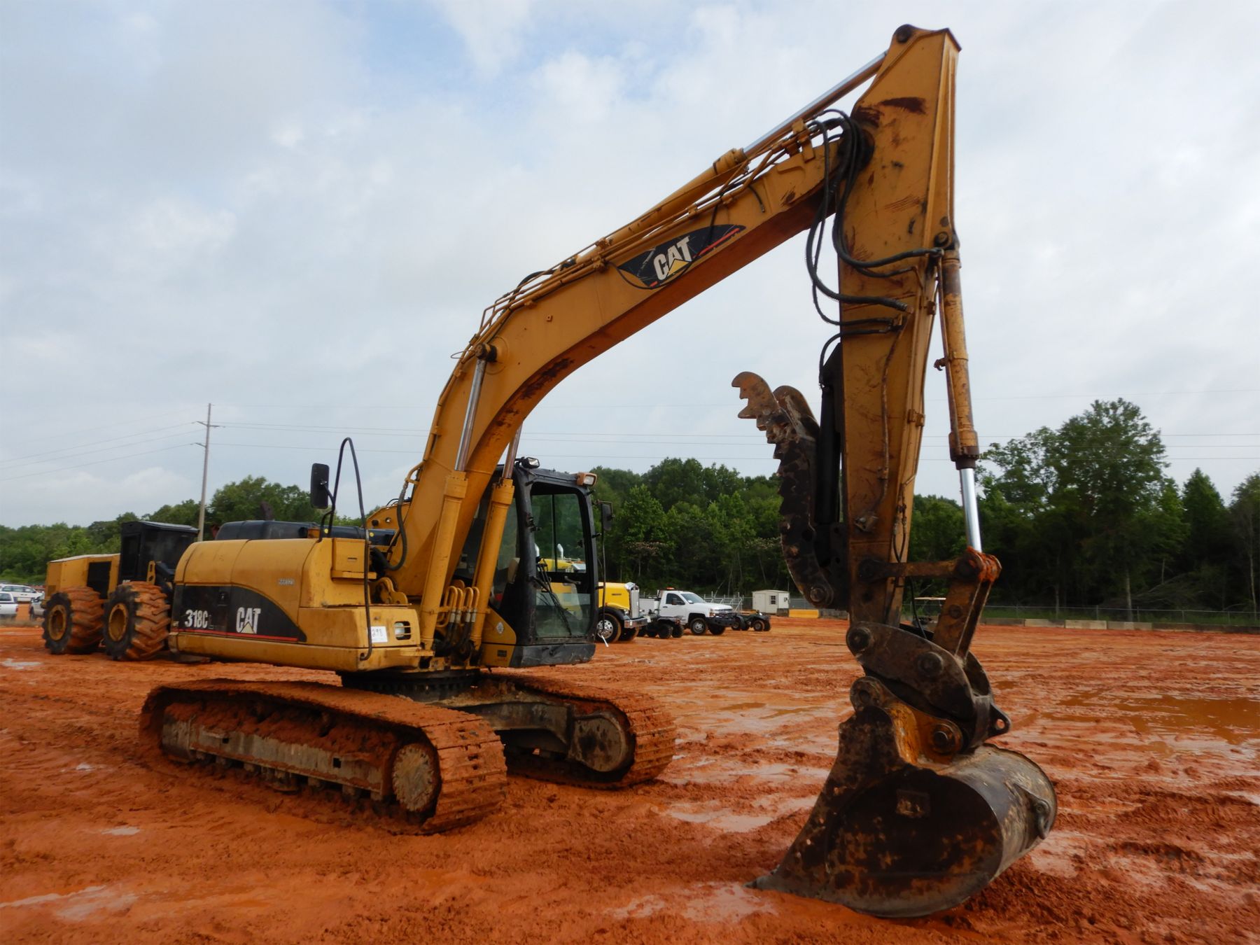 2006 CATERPILLAR 318CL Excavator J.M. Wood Auction Company, Inc.