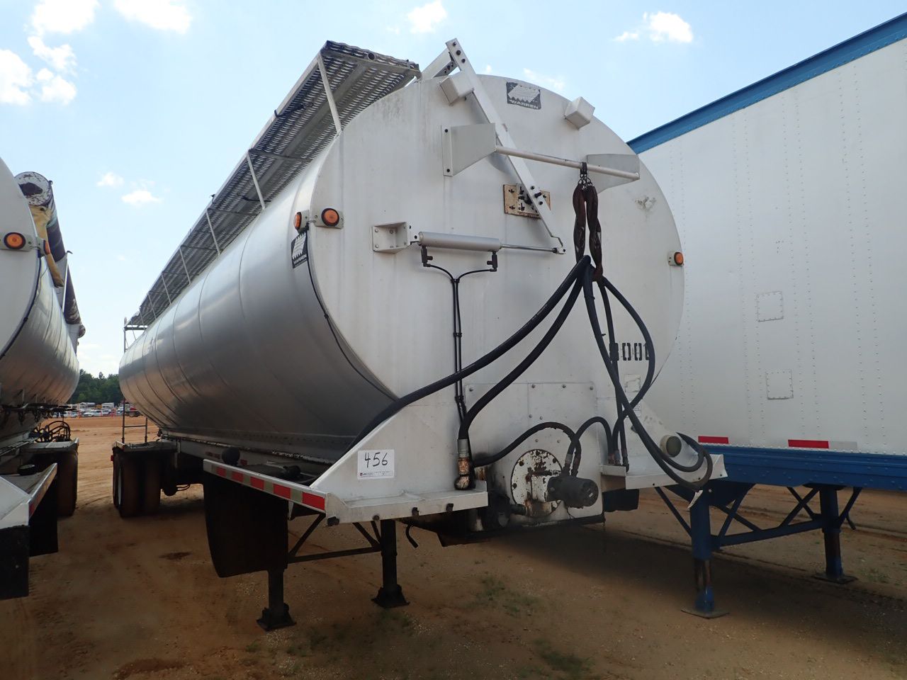 2002 WARREN Pneumatic Dry Bulk Trailer 2002 warren pneumatic dry bulk trailer