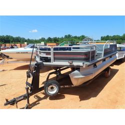 PONTOON BOAT