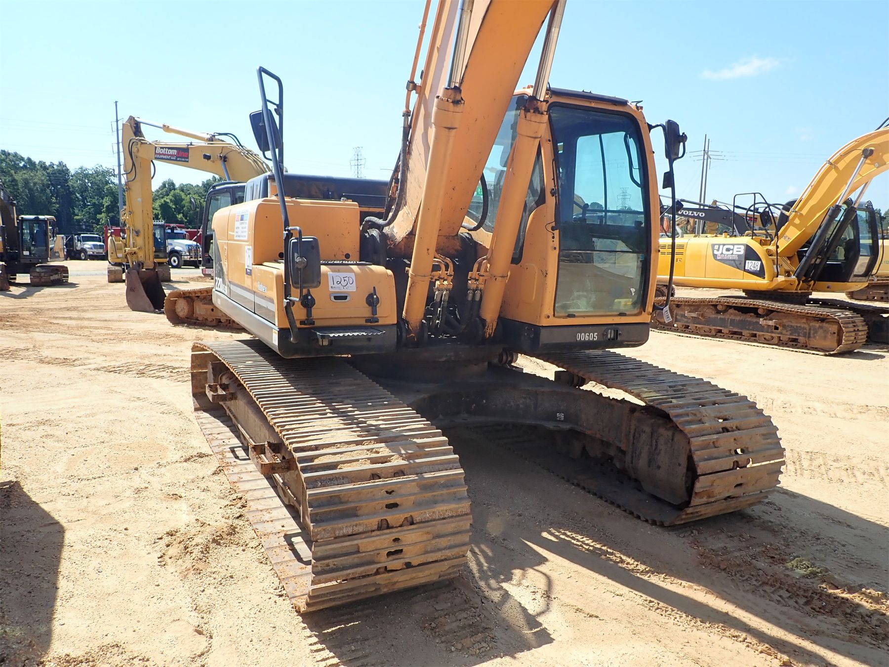 Hyundai 220 экскаватор Hyundai 220 экскаватор