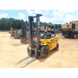 CAT DP40K Forklift - Mast