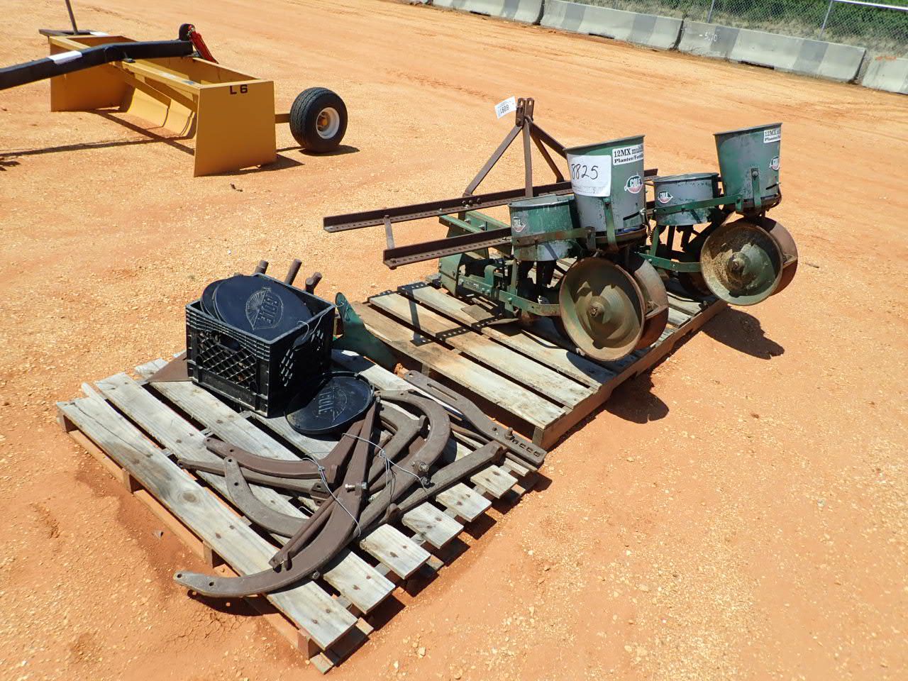 Cole 12MX multiplex 2 row planter/fertilizer (C3) J.M Cole 12MX multiplex 2 row planter/fertilizer (C3) J.M