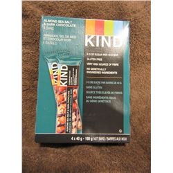 KIND ALMOND & COCONUT BARS (4 X 40 G) - PER BOX