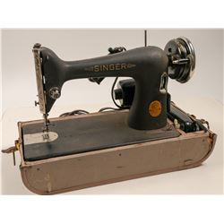 Sewing Machine (Vintage, Portable)  (105468)