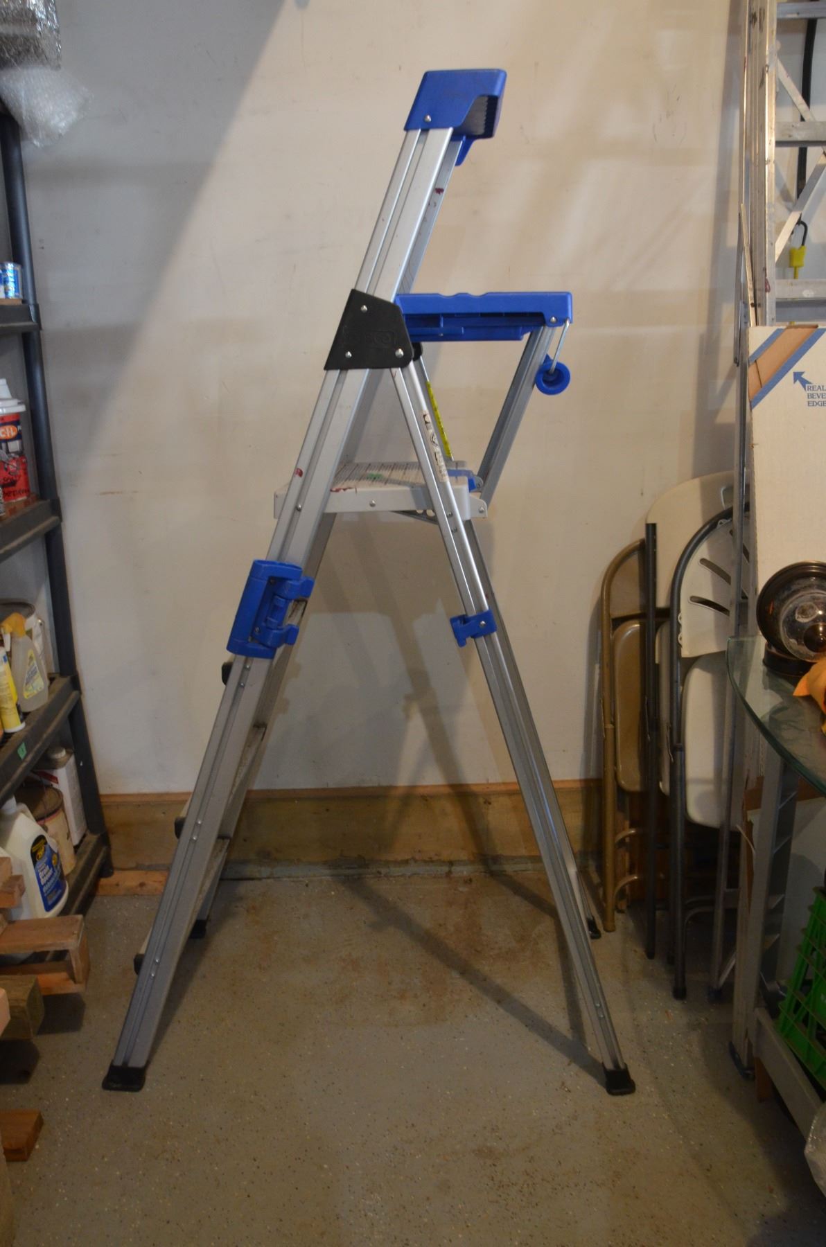 Costco CSA Portable Ladder 6ft w/ Tray