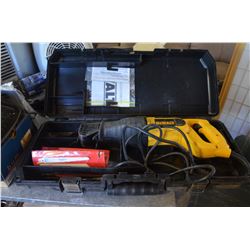 Dewalt Reciprocating Saw w/ Extra Blades, Manuel & Case
