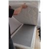 Image 4 : King Koil Box Spring, Mattress