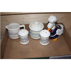 Ribbon Geese Cream and Sugar Dishes and Giftco Goose
