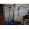 Image 4 : 2 Plastic Snow Shovels & 1 Plastic Rake