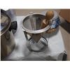 Image 4 : WonderWare Temp Tone Pot & Lid, Canner (no lid), Water Pitcher, Berry Press
