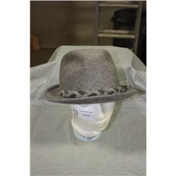 Styrofoam Head Display with Lee Genuine Fur Felt Hat 7 1/8