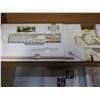 Image 5 : Singer LK100 Knitting Machine (new in box), Plastic Spool Tray and Lot of Yarn