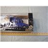 Image 3 : Die Cast Freightliner Semi Tractor & Trailer Openable Door 1:32 Scale Long Hauler