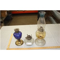 3 Lamps, 2 without shades