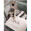Image 3 : Nintendo Wii Console: All Cables, Controllers and 1 Game Included