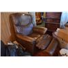 Image 3 : Brown Leather Recliner
