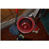 Image 2 : 2 Mops and a Spin Bucket