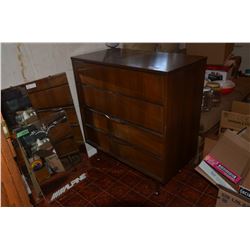 4 Drawer Dresser on Casters (34”wX18”dX38”h)