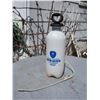 Image 2 : Farm and Garden Hand Sprayer