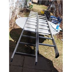 12 ft Extension Ladder (please look at pictures)