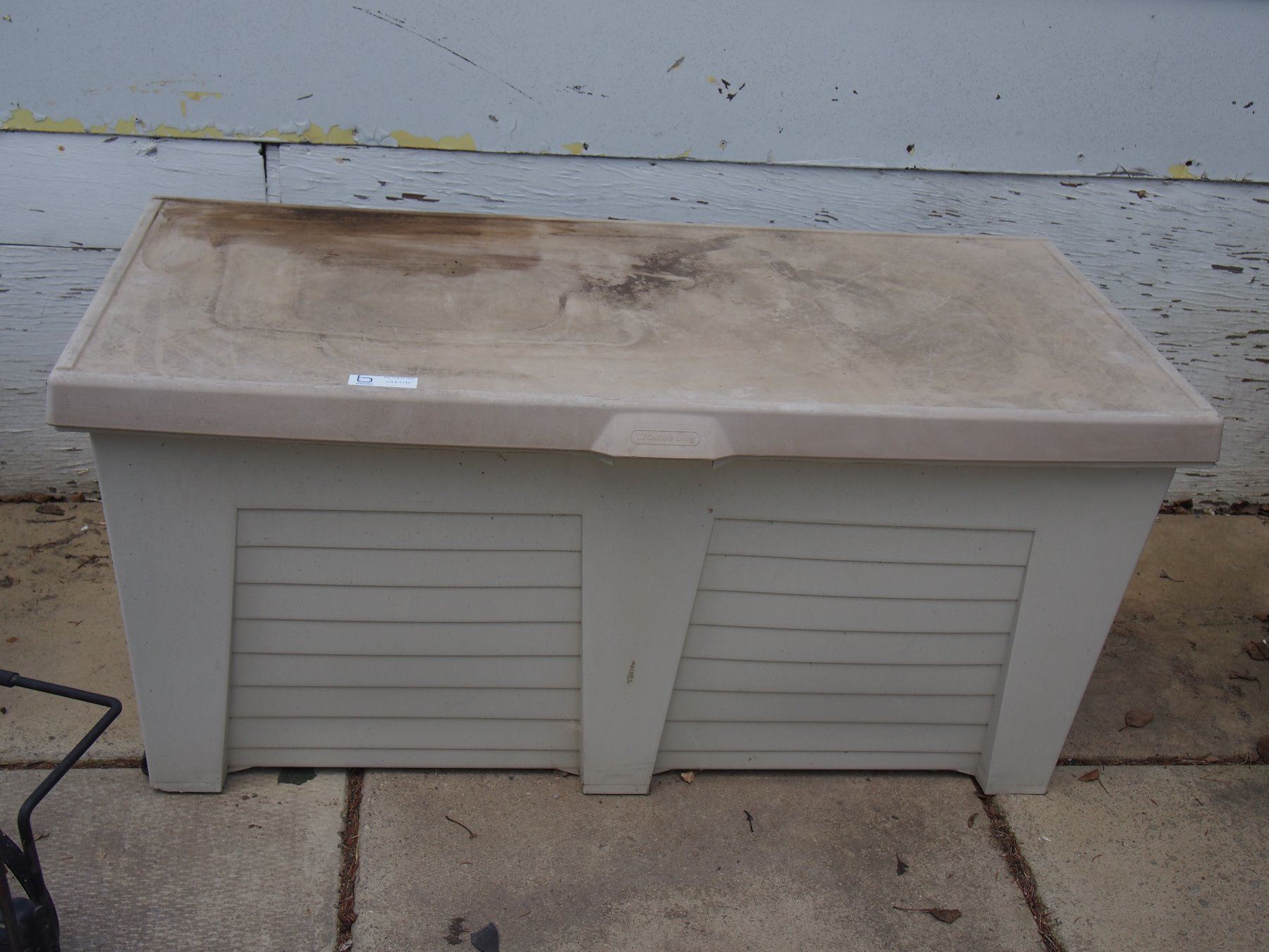 Gracious Living Plastic Storage Tub with attached Lid and Wheels