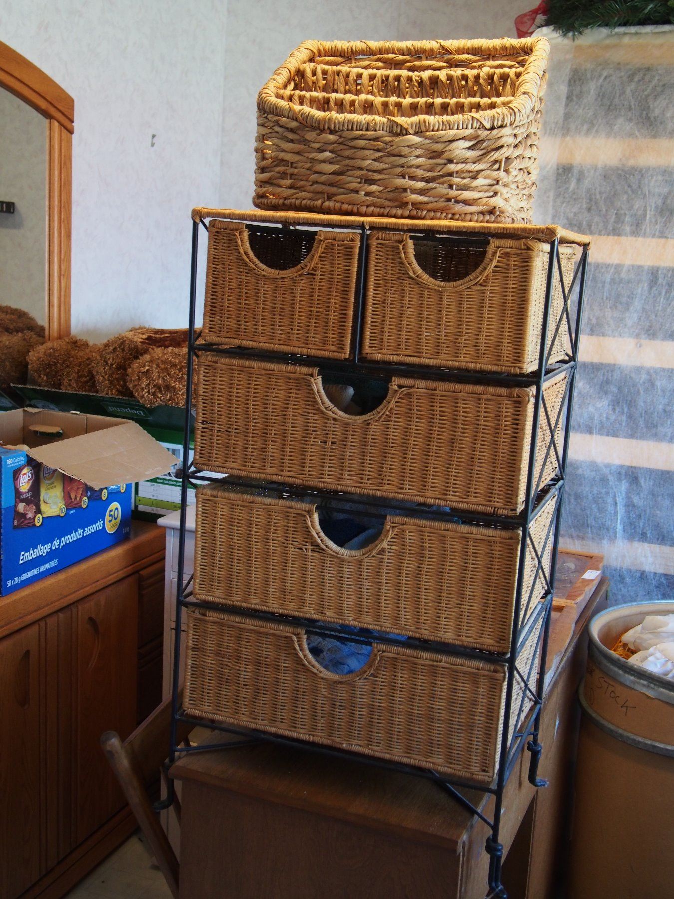 Wicker Shelf with Wicker Basket and Cloth