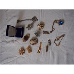 Lot of Vintage Jewellery