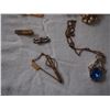 Image 2 : Lot of Vintage Jewellery