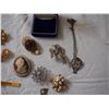 Image 4 : Lot of Vintage Jewellery