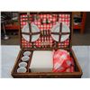 Image 1 : Vintage Picnic Basket Complete ( Please pay attention to the handle)
