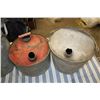 Image 3 : Galvanize Tub, and 2 Old Gas Cans