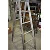 Image 4 : Wooden Ladder 6FT