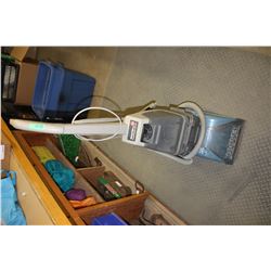 Hoover Steam Vac Deep Cleans Forwards and Reverse (working)