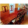Image 3 : 68"L x 40" W Dining Room Table (includes 18" leaf)
