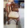 Image 2 : CORNER CHAIR (LIGHT FLAWS)
