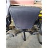 Image 2 : ROLLING OFFICE CHAIR
