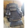 Image 2 : LEATHER RECLINING CHAIR