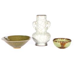 Three pieces of Chinese porcelain.
