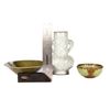 Image 8 : Three pieces of Chinese porcelain.