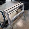Image 2 : BLUE 2-WHEEL DOLLY AND ALUMINUM SAWHORSE