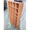 Image 2 : 32 SPACE CUBICAL CUBBY SHELF