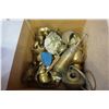 Image 2 : BOX OF BRASS DECOR