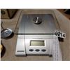 Image 2 : RCBS MODEL 505 RELOADING SCALE AND STAR FRIT DIGITAL SCALE