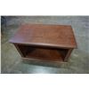 Image 2 : SMALL OAK FINISH TV STAND