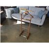 Image 1 : VINTAGE WALNUT BUTLERS STAND