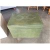 Image 2 : 2 RECORD STORAGE OTTOMANS