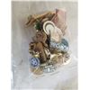 Image 8 : TRAY OF PINS AND COINS
