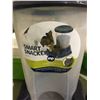Image 2 : Smart Snacker Pet Feeder Lot of 2