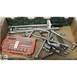 LARGE FLAT W/HDX 35-PC SOCKET SET IN CASE